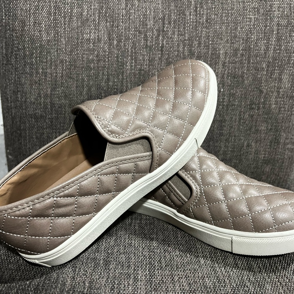 Steve Madden slip on shoes 7 1/2